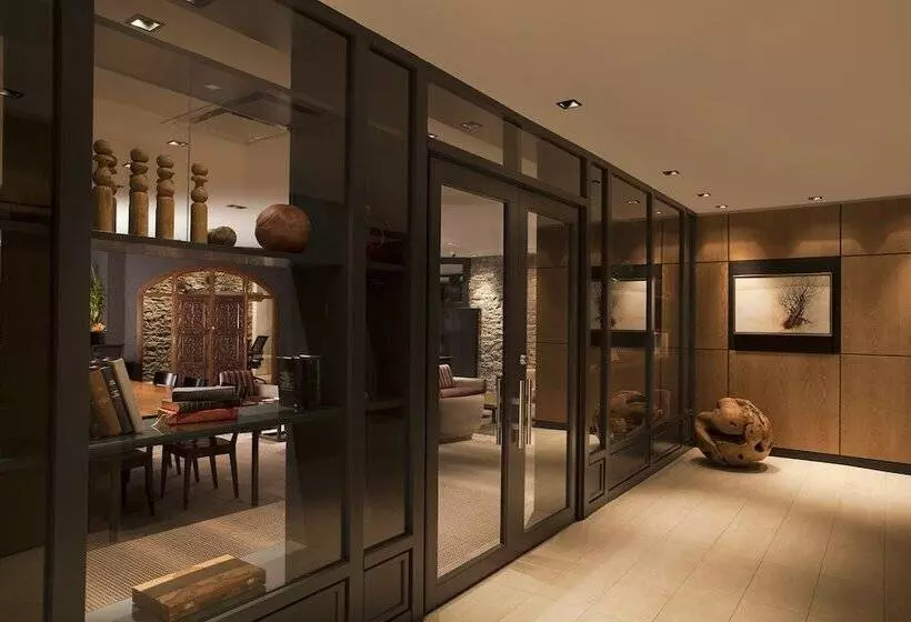 هتل Du Vieux Quebec