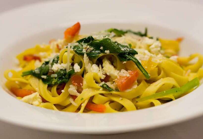 בית מלון כפרי Hilton Vancouver Airport