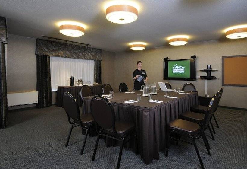 Hotel Inn On Long Lake