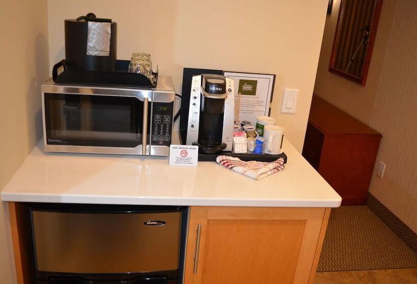 Hotel Inn On Long Lake