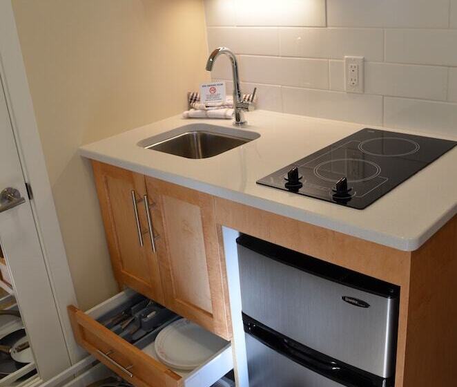 Hotel Inn On Long Lake