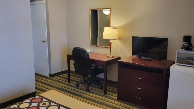 فندق Jolly Roger Inn & Resort