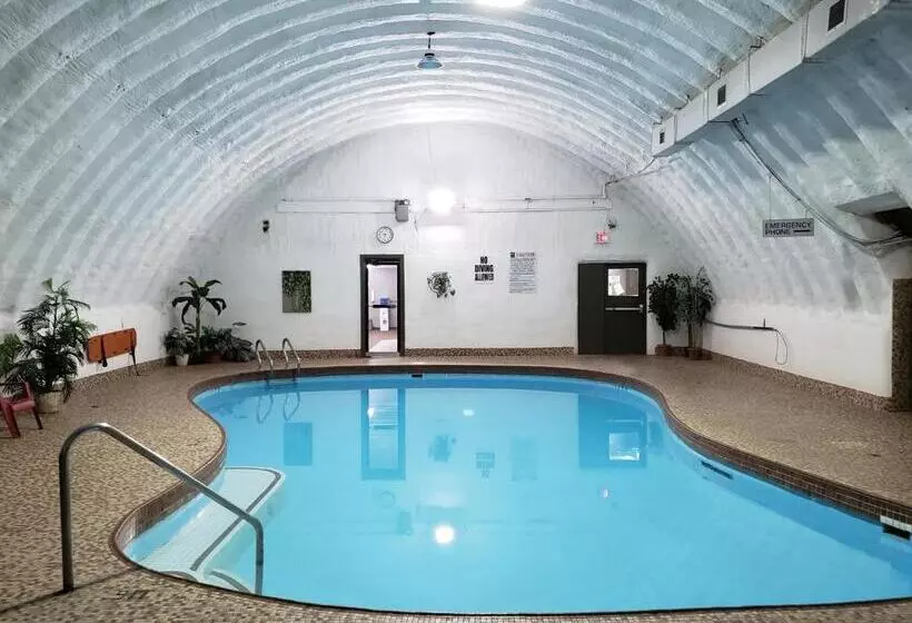 酒店 Jolly Roger Inn & Resort