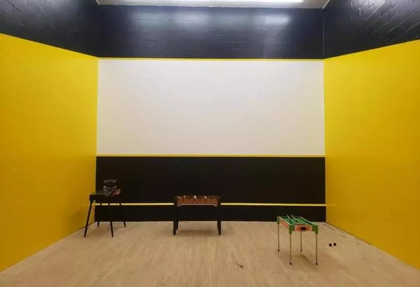 酒店 Jolly Roger Inn & Resort