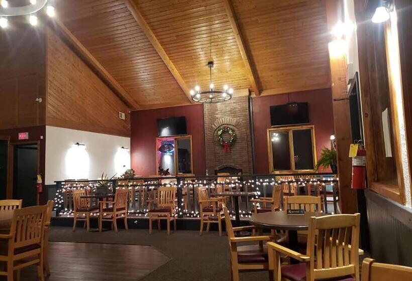 فندق Jolly Roger Inn & Resort