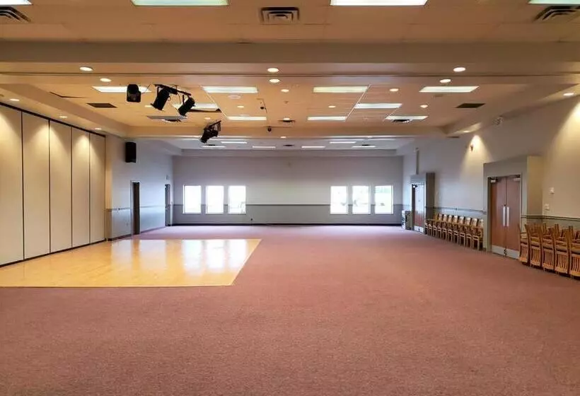 酒店 Jolly Roger Inn & Resort