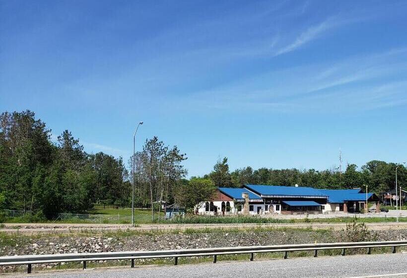 فندق Jolly Roger Inn & Resort