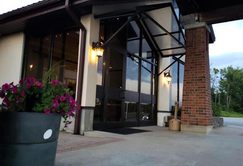 فندق Jolly Roger Inn & Resort