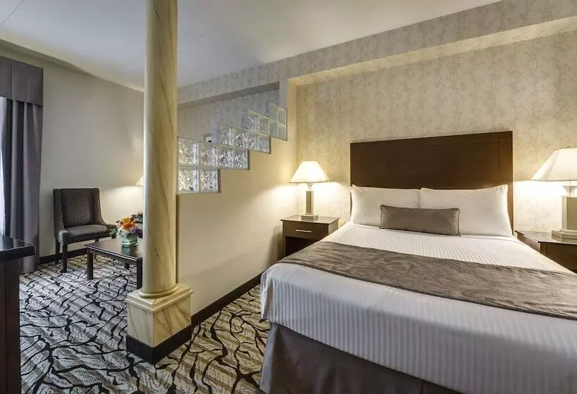 Отель Monte Carlo Inn Oakville Suites