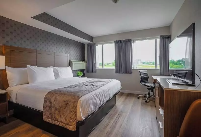 Отель Monte Carlo Inn Oakville Suites