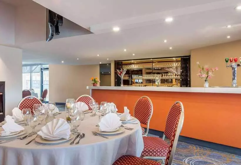 Quality Hotel Dorval Aeroport