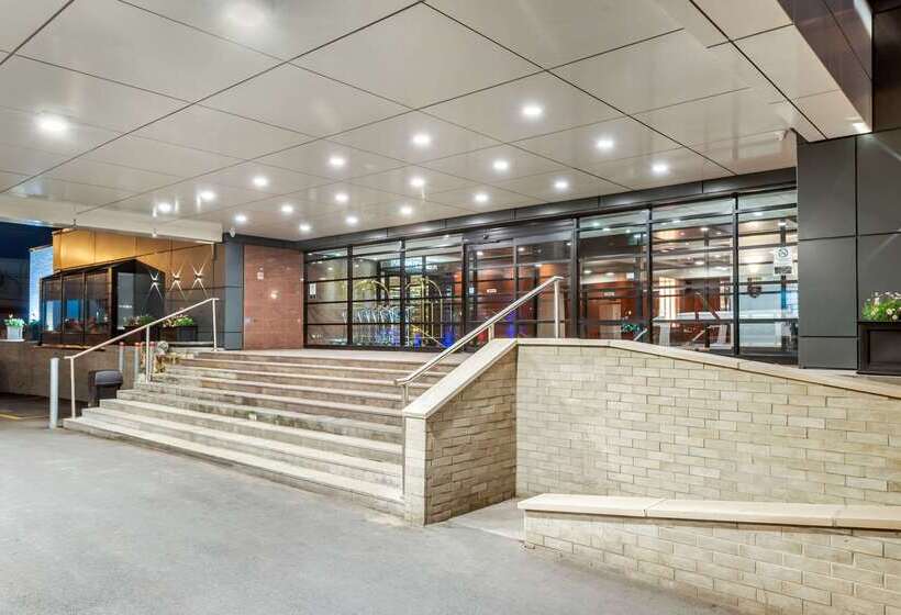 Quality Hotel Dorval Aeroport