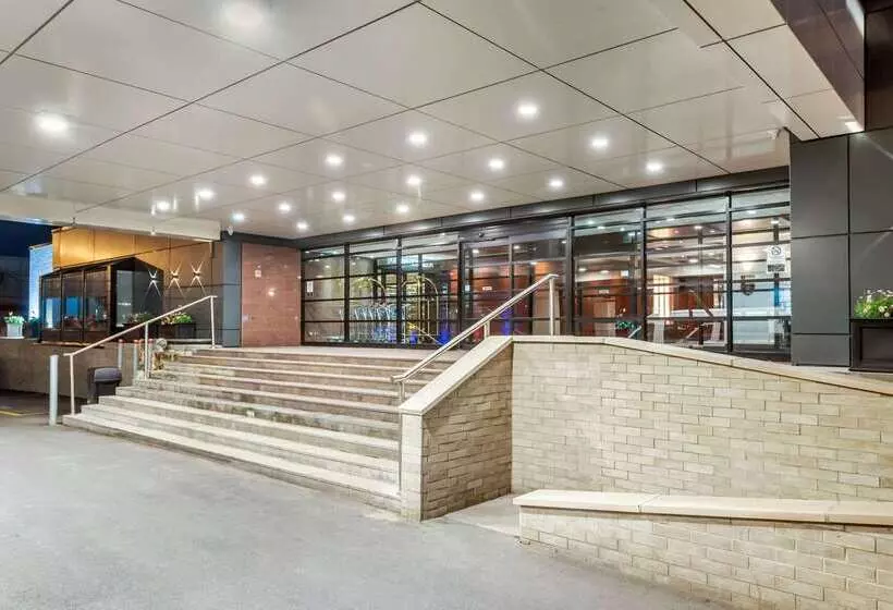 Quality Hotel Dorval Aeroport