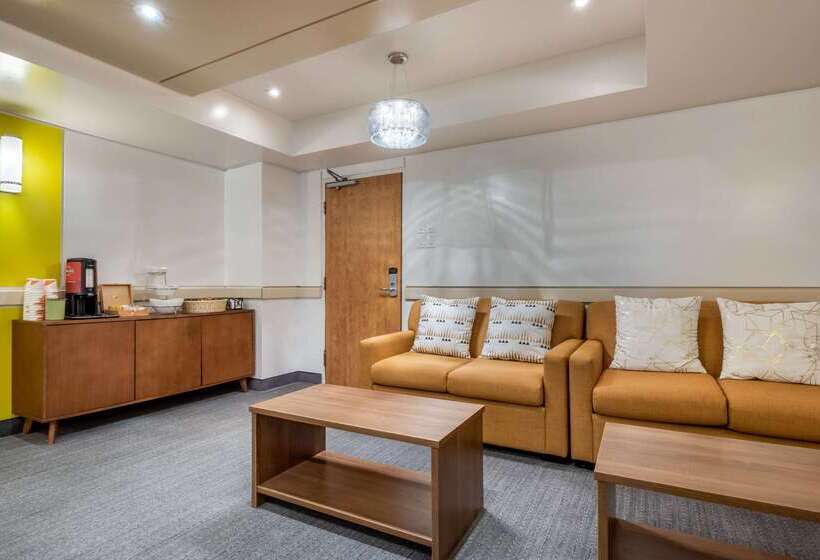 Quality Hotel Dorval Aeroport