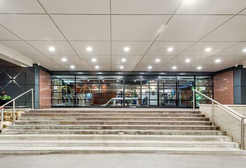 Quality Hotel Dorval Aeroport