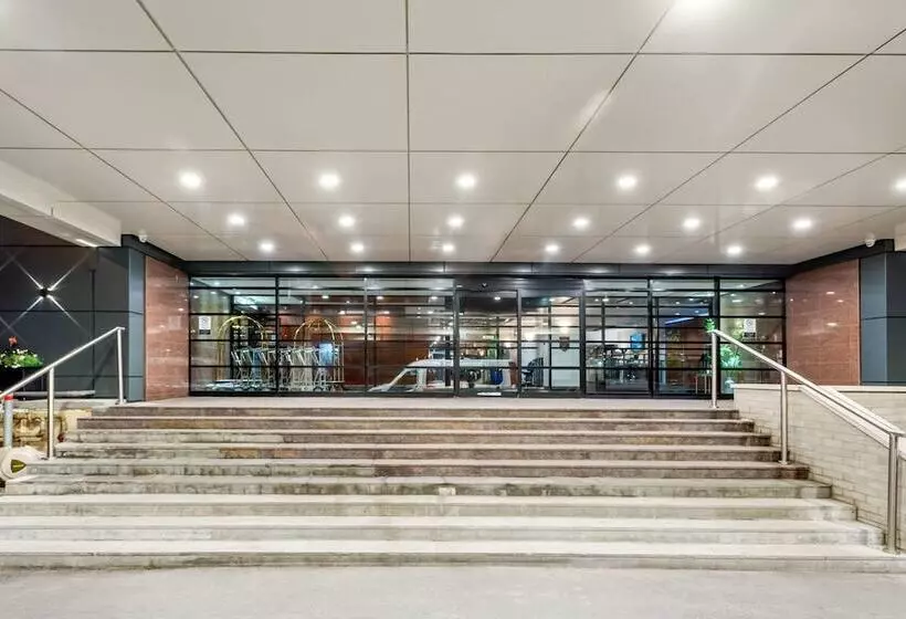 Quality Hotel Dorval Aeroport