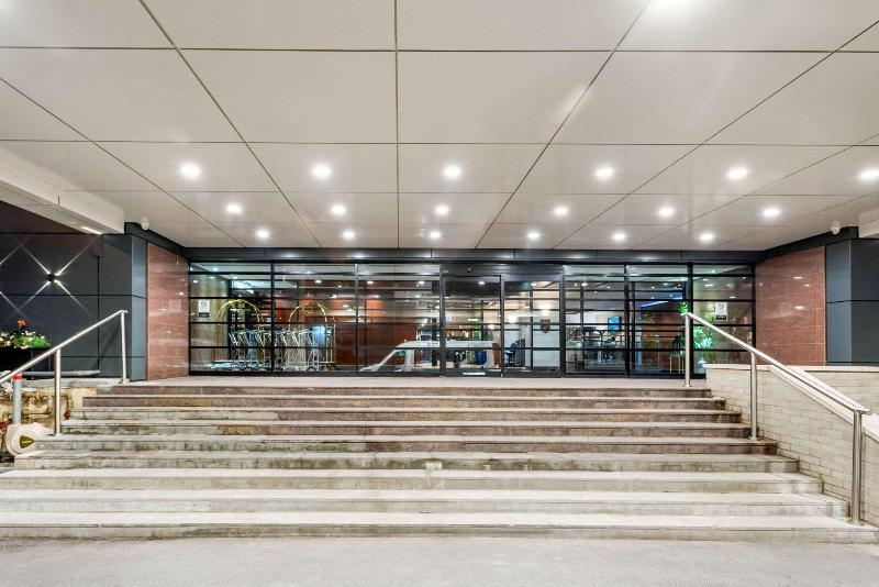 Quality Hotel Dorval Aeroport