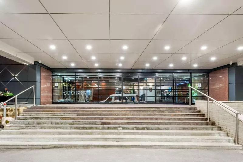 Quality Hotel Dorval Aeroport