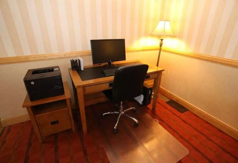 فندق S Gouverneur Septiles