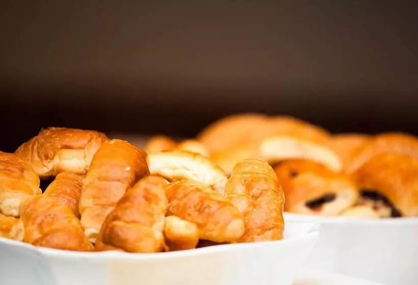 هتل & Suites Le Dauphin Quebec