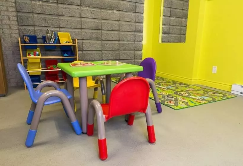 هتل & Suites Le Dauphin Quebec