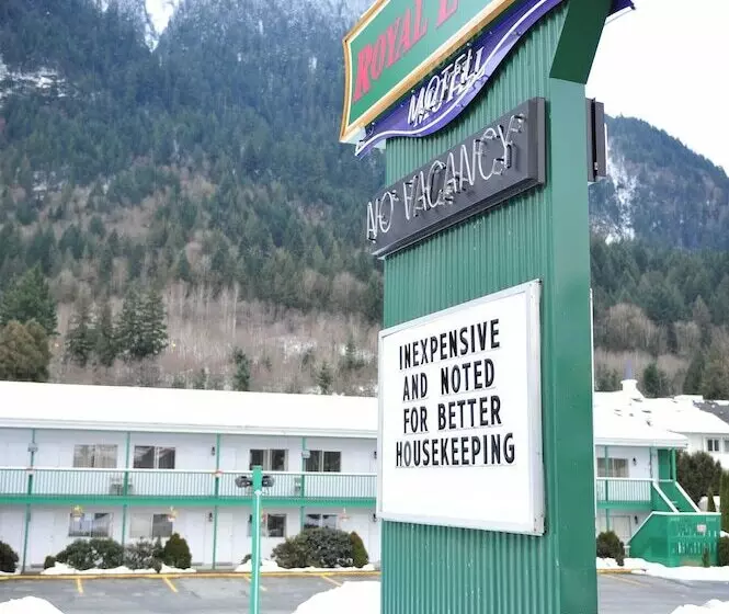 Royal Lodge Motel