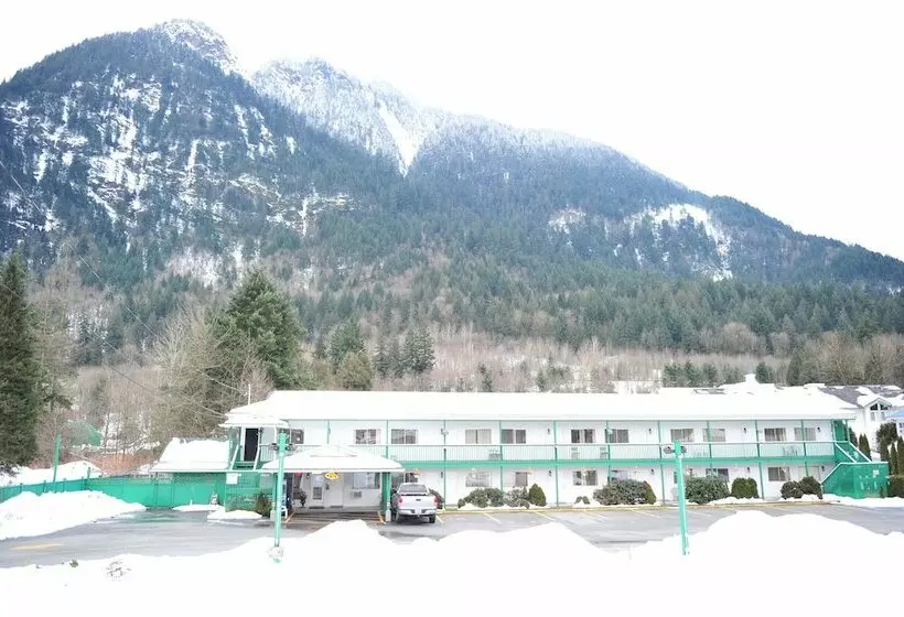 Royal Lodge Motel