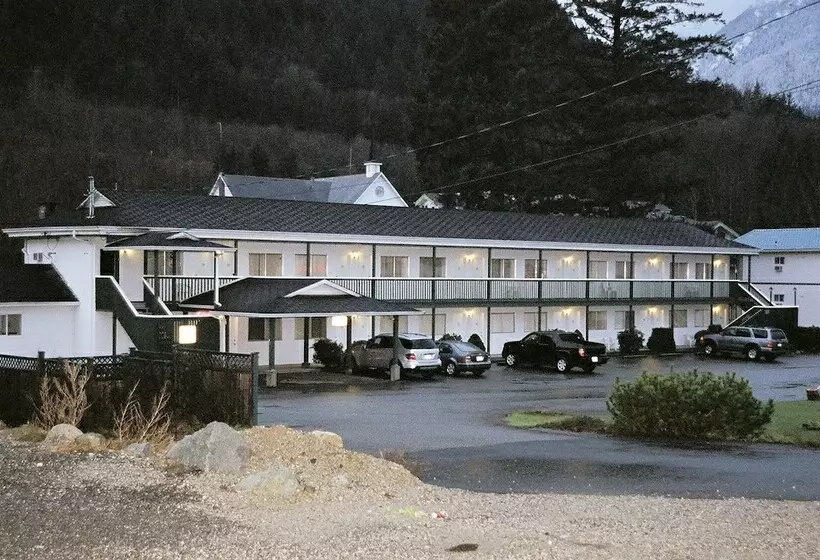 Royal Lodge Motel