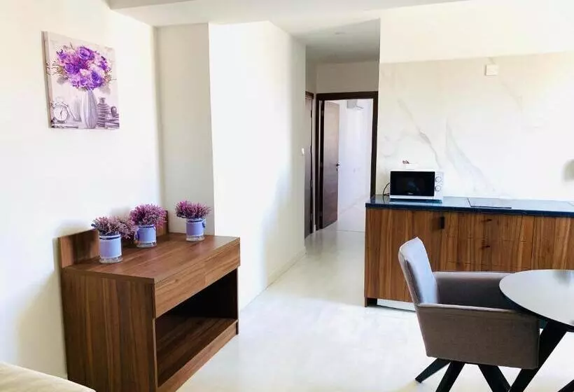 Eleonora Hotel Apartments