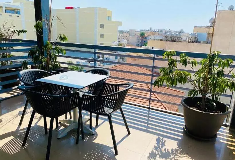 Eleonora Hotel Apartments