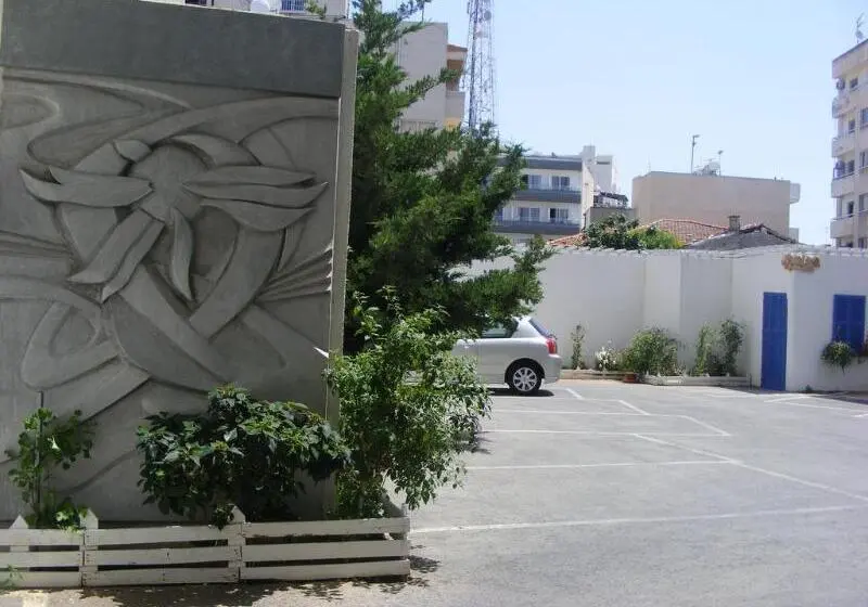 Eleonora Hotel Apartments