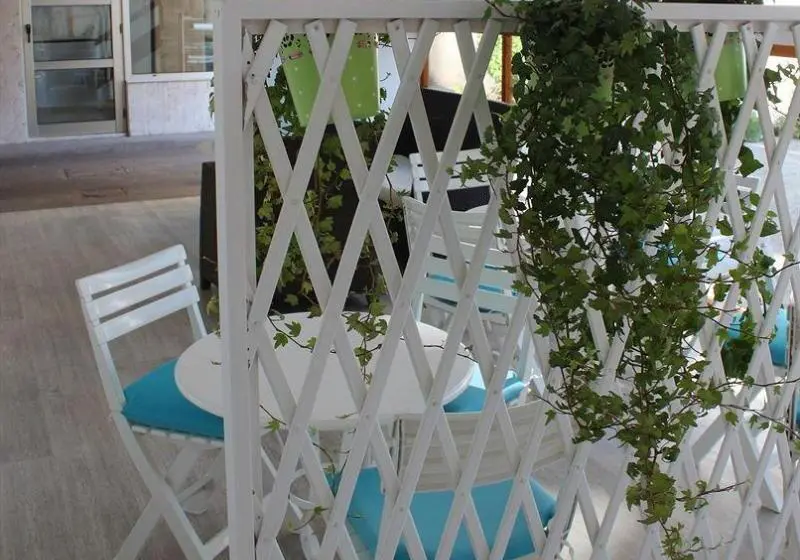 Eleonora Hotel Apartments
