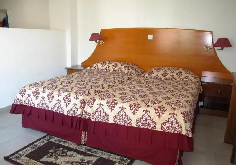 Eleonora Hotel Apartments