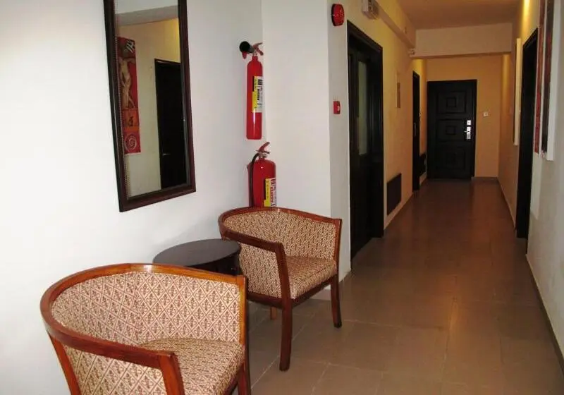 Eleonora Hotel Apartments