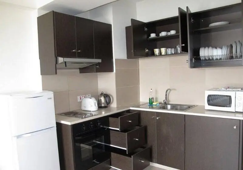 Eleonora Hotel Apartments
