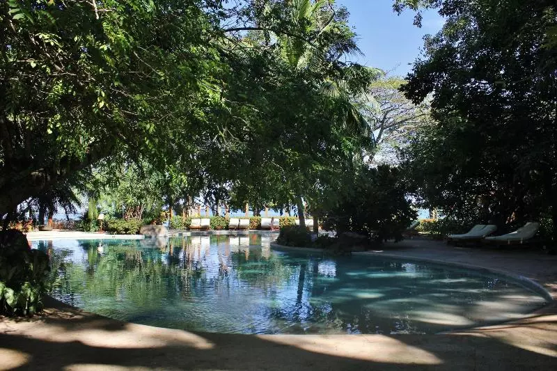 호텔 Capitan Suizo Beachfront Boutique