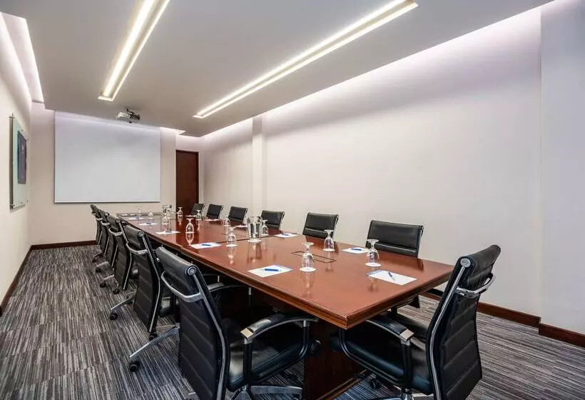 Hotel NH Bogota Pavillon Royal