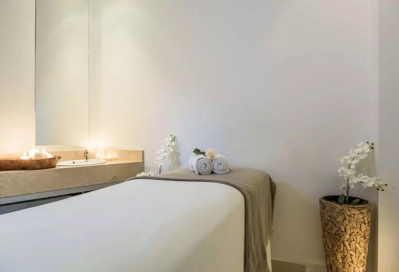 Hotel NH Bogota Pavillon Royal