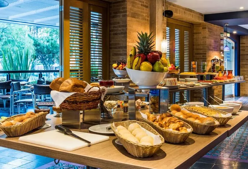 Hotel NH Bogota Pavillon Royal