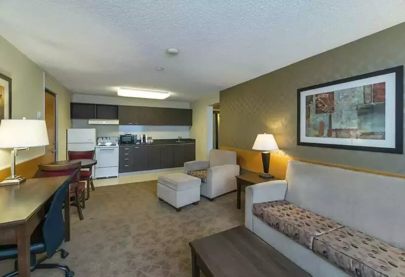 ホテル Prestige Riverside Lodge Quesnel