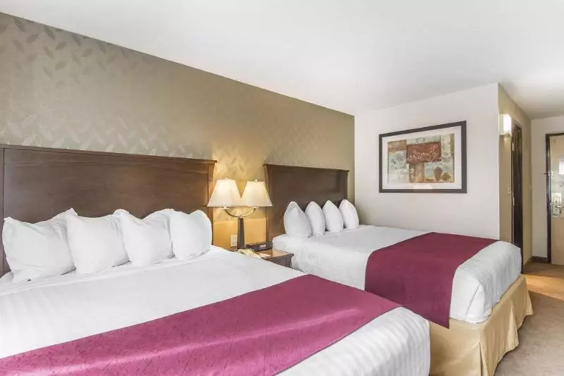 ホテル Prestige Riverside Lodge Quesnel