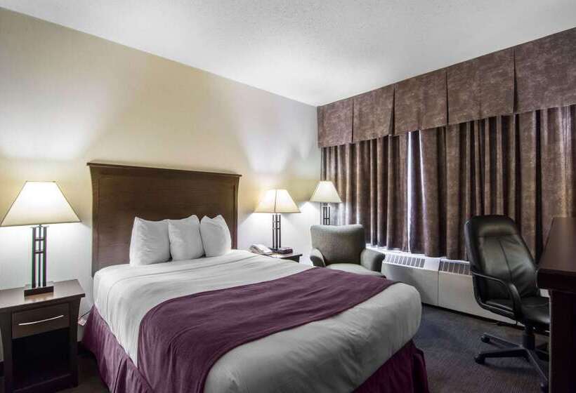 هتل Quality Inn & Suites Yellowknife
