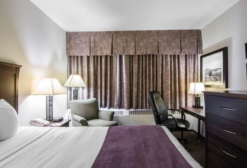 هتل Quality Inn & Suites Yellowknife