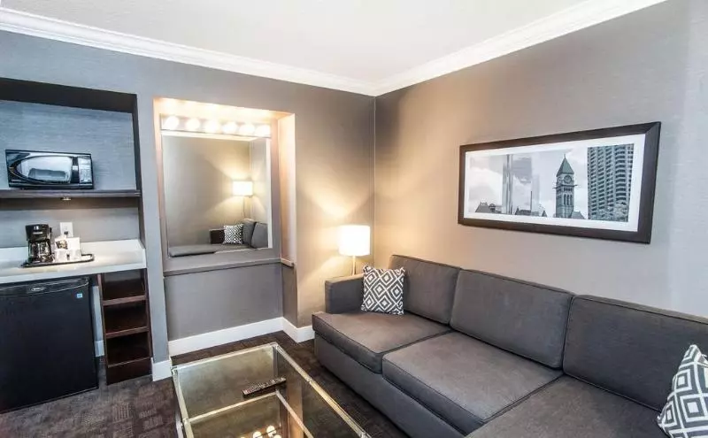 Отель Sandman Signature Mississauga