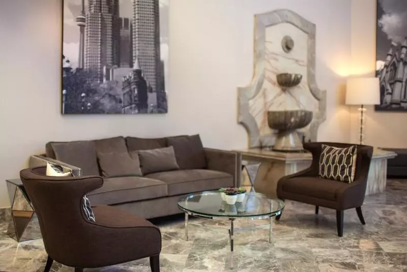 Отель Sandman Signature Mississauga