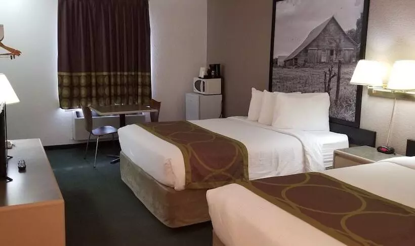 모텔 Super 8 By Wyndham Pincher Creek Ab