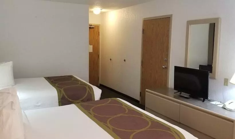 모텔 Super 8 By Wyndham Pincher Creek Ab