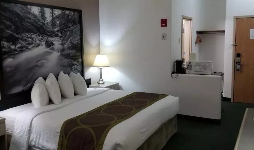 모텔 Super 8 By Wyndham Pincher Creek Ab