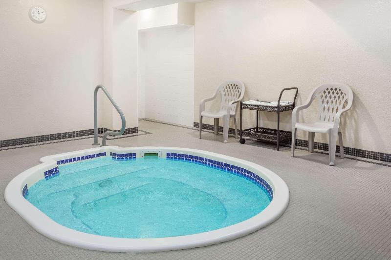 Мотель Super 8 By Wyndham Pincher Creek Ab