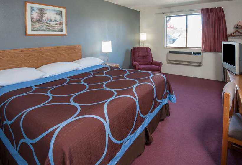 Мотель Super 8 By Wyndham Salmon Arm